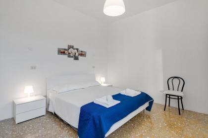 Lulli Cozy Apartment with Balcony - image 11