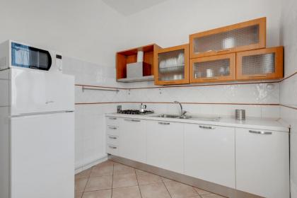 Lulli Cozy Apartment with Balcony - image 12