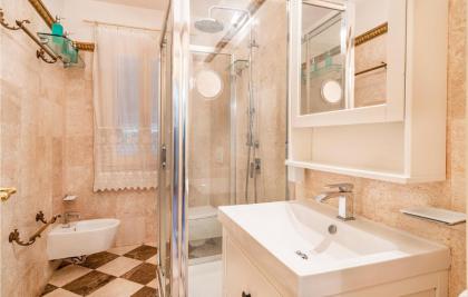 Nice Home In Camaiore With 3 Bedrooms And Wifi - image 26