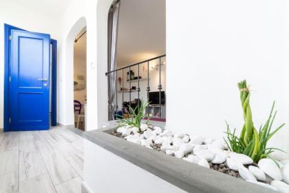 Attic Central with a superb city view - image 24