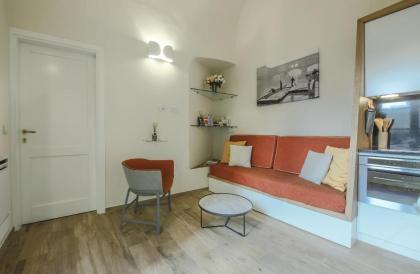 Dragomanni Apartment with Garden - image 8