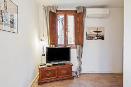 Palazzo Pitti & Boboli Comfortable Apartment - image 12