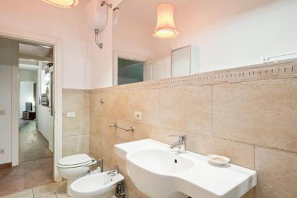 Palazzo Pitti & Boboli Comfortable Apartment - image 21