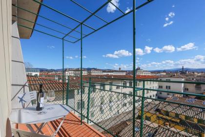 Penthouse with big terrace in Oltrarno - hosted by Sweetstay - image 12