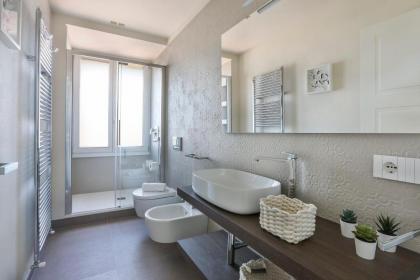 Penthouse with big terrace in Oltrarno - hosted by Sweetstay - image 22