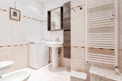 Piazza Oberdan Patio Apartment - image 11