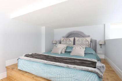 DESIGN APARTMENT in the heart of Florence - hosted by Sweetstay - image 21