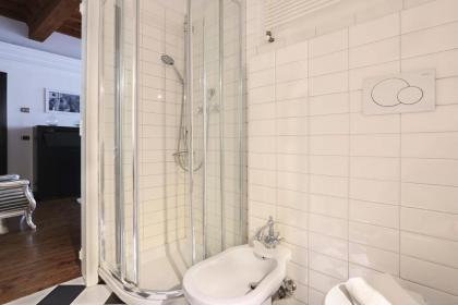 PONTEVECCHIO Stylish Apartment in Florence - hosted by Sweetstay - image 10