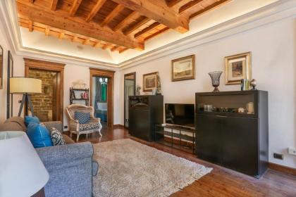 PONTEVECCHIO Stylish Apartment in Florence - hosted by Sweetstay - image 13