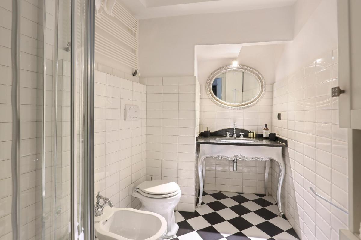 PONTEVECCHIO Stylish Apartment in Florence - hosted by Sweetstay - image 5
