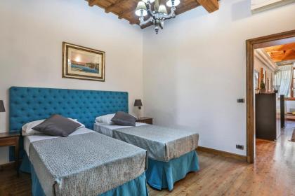 PONTEVECCHIO Stylish Apartment in Florence - hosted by Sweetstay - image 6