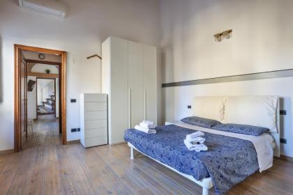 UFFIZI Suite II in Florence-hosted by Sweetstay - image 2