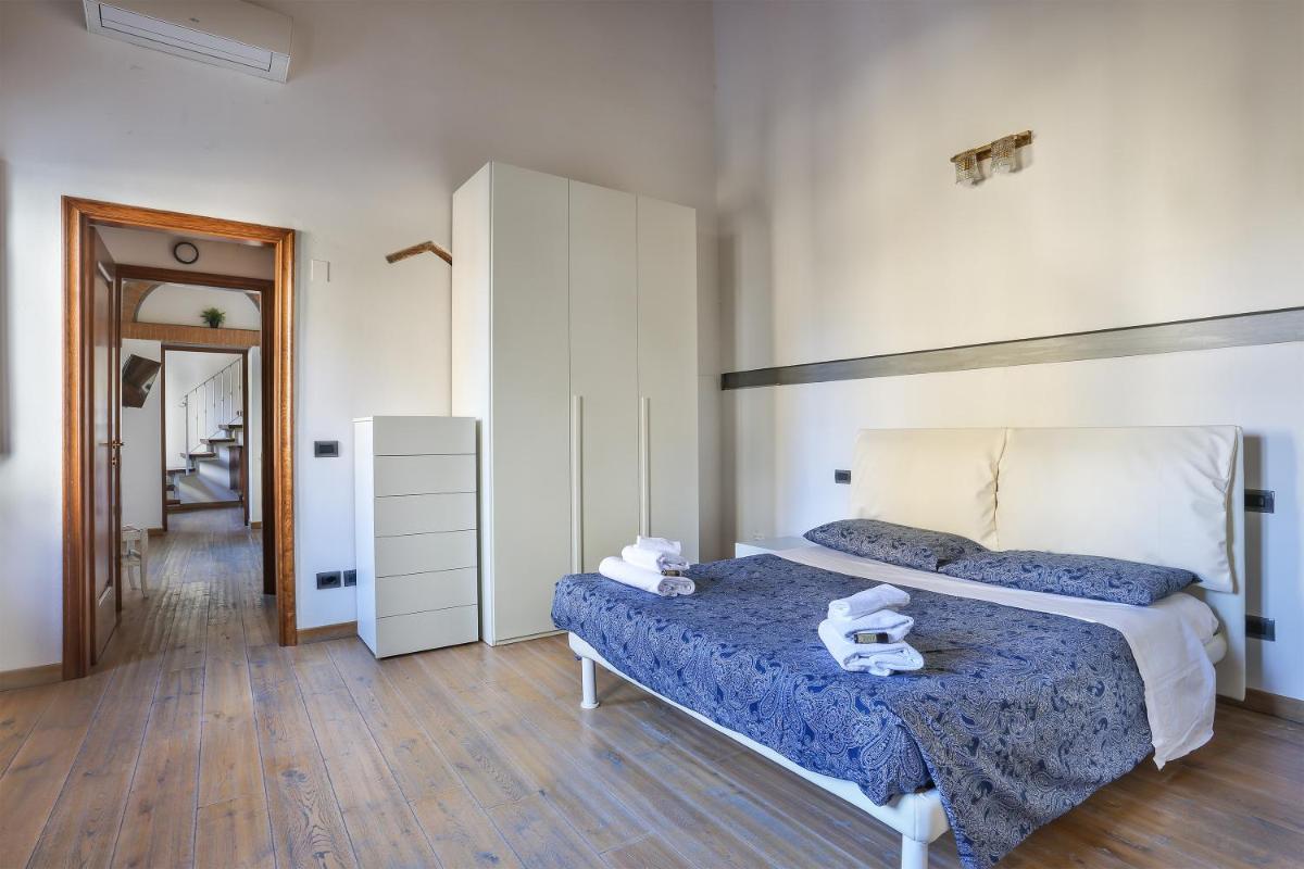 UFFIZI Suite II in Florence-hosted by Sweetstay - image 2