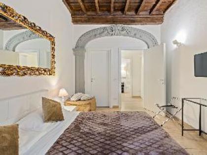 Stunning Apartment in the Heart of Florence - image 23