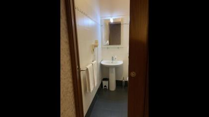 Studio for four people - image 17