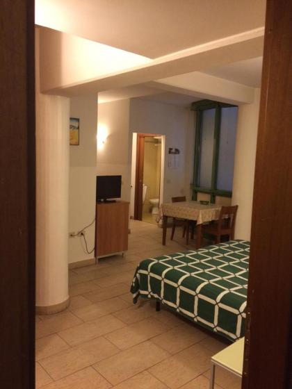 Furnished Studio for two people - image 5