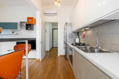 Doni Quiet and Comfortable Apartament with Balcony - image 6