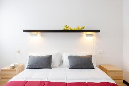 Firenze Nova Comfortable Apartament with Terrace - image 11