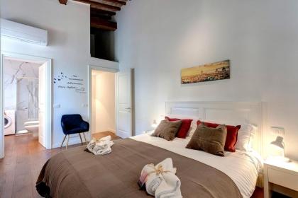 Mamo Florence - Bonnie - Clyde - Marvin Apartments - image 17