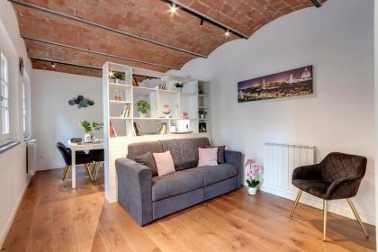 Mamo Florence - Bonnie - Clyde - Marvin Apartments - image 21