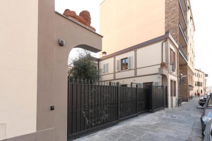 Mamo Florence - Bonnie - Clyde - Marvin Apartments - image 3