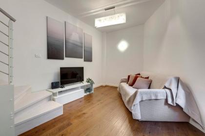 Mamo Florence - Bonnie - Clyde - Marvin Apartments - image 4