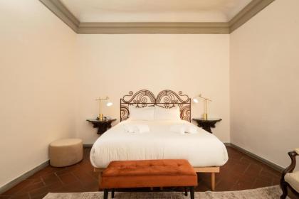 Bardini Garden Apartment - image 17