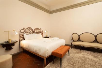 Bardini Garden Apartment - image 21
