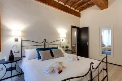 Mamo Florence - Calzaiuoli Apartment - image 11