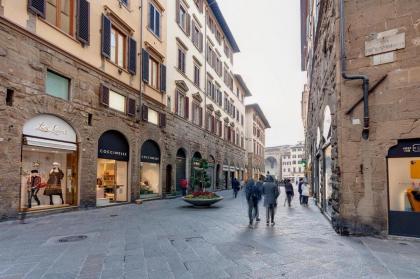 Mamo Florence - Calzaiuoli Apartment - image 24