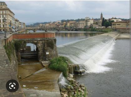 Florentine style apartment in San Frediano - image 25