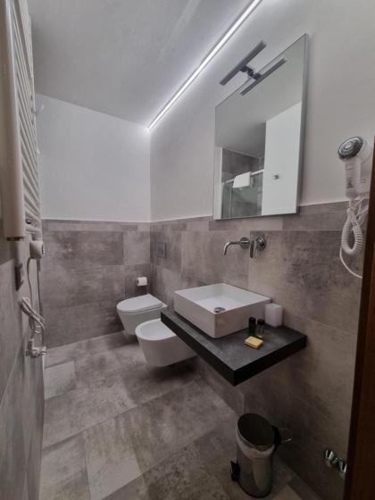 B&B The Lux - image 5