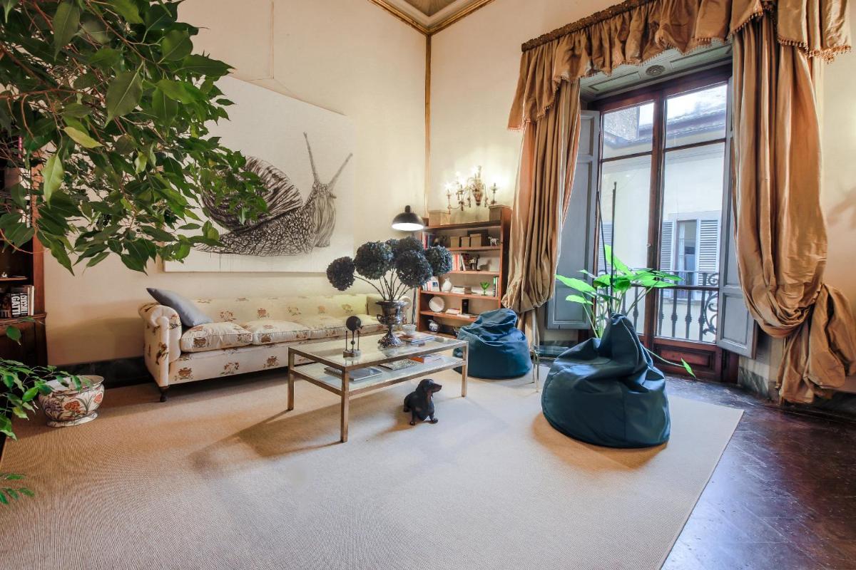 Apartments Florence - The Slowcoach House - image 4