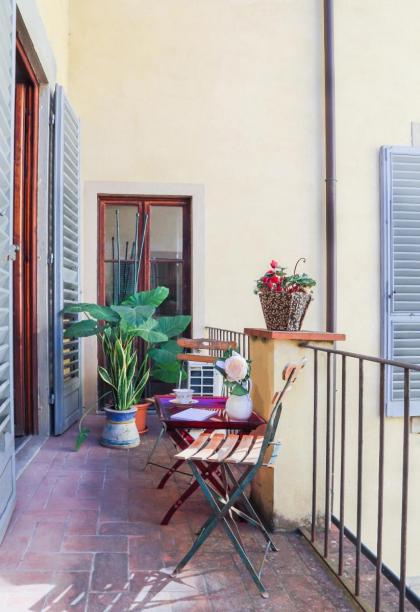 Apartments Florence - The Slowcoach House - image 7