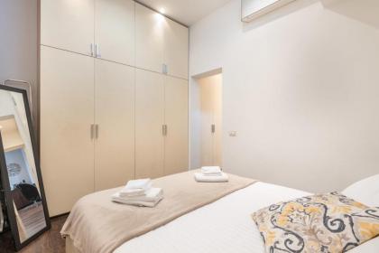 ART GALLERY Apartment in Florence - hosted by Sweetstay - image 28