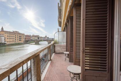 Stunning Ponte Vecchio - image 30