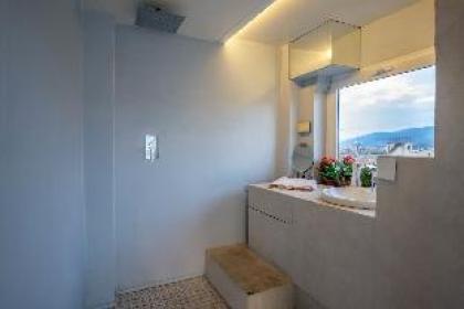 Amazing suite with open view terrace - image 10
