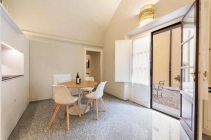 Aparmtents Florence - Dragomanni Loft with patio - image 3