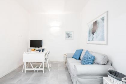 Viuzzo 7 - Florence White Apartment - image 10
