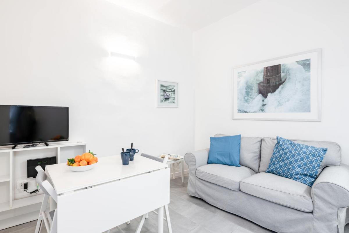 Viuzzo 7 - Florence White Apartment - image 2