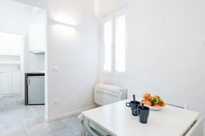 Viuzzo 7 - Florence White Apartment - image 9