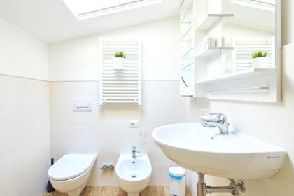 2 bedrooms appartement with furnished balcony and wifi at Firenze - image 11