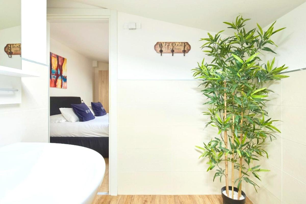 2 bedrooms appartement with furnished balcony and wifi at Firenze - image 7