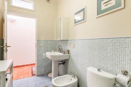 Mercato di Sant'Ambrogio cozy apartment - image 16