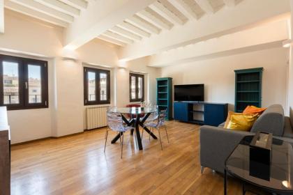 Santa Croce Palace - image 11