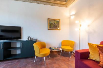 Santa Croce Palace - image 14