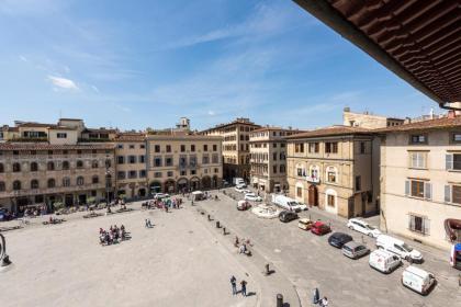 Santa Croce Palace - image 19