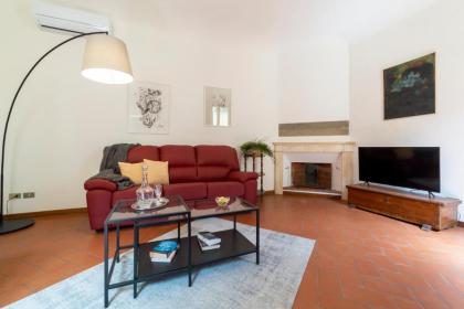 2 bedrooms Tuscany-style apartment in Santa Croce - image 17