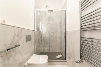 2 bedrooms Tuscany-style apartment in Santa Croce - image 30