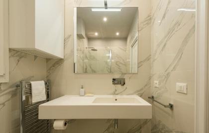 Ponte Vecchio Deluxe Apartments - image 15